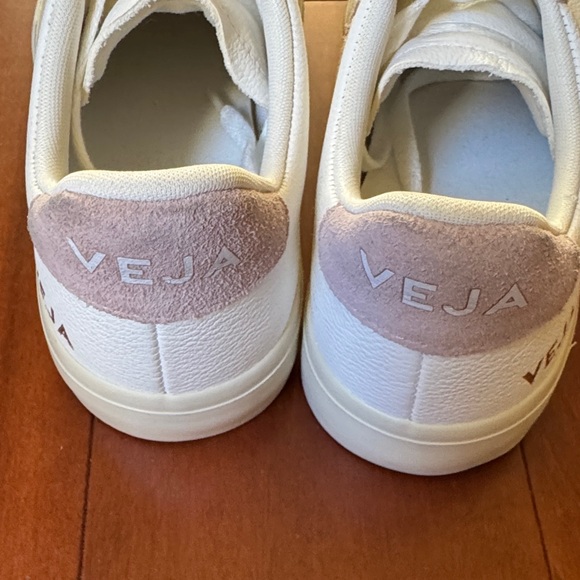 Veja Campo White and Purple Leather Sneakers - Picture 7 of 7